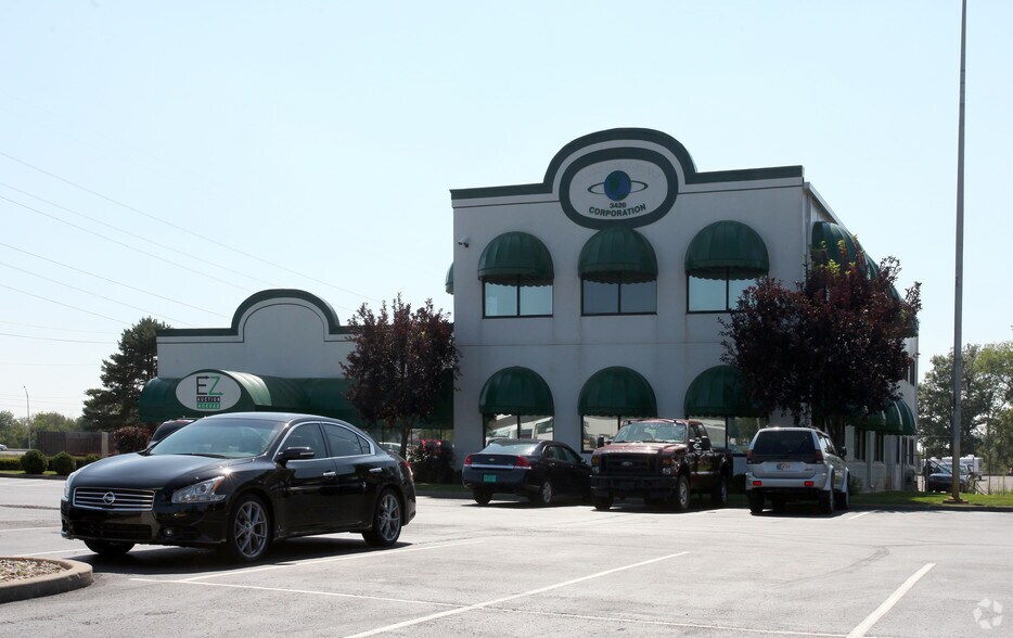 3420-3422 S Post Rd, Indianapolis, IN à vendre - Photo du bâtiment - Image 2 de 2