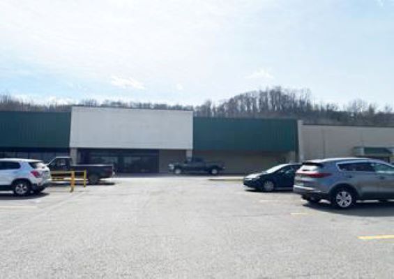 7 Market Place Mall, Weston, WV à louer - Photo du bâtiment - Image 2 de 7
