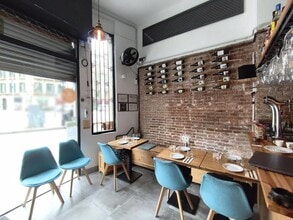 Retail in Barcelona, Barcelona for lease Interior Photo- Image 2 of 13