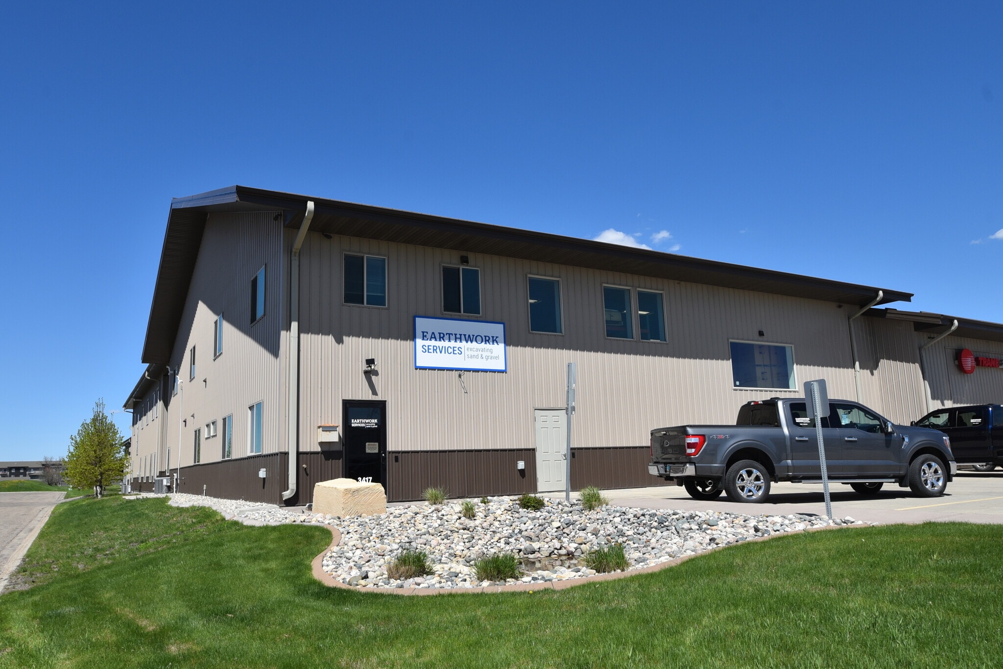 3417 7th Ave N, Fargo, ND for lease Building Photo- Image 1 of 6
