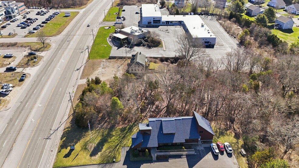 261-263 Post Rd, Westerly, RI à vendre - Photo du bâtiment - Image 3 de 33
