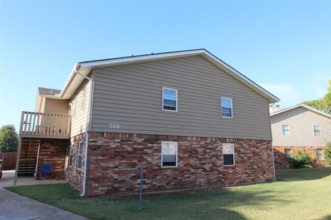 Plus de détails pour 312 Chalmette Dr, Norman, OK - Multi-résidentiel à vendre