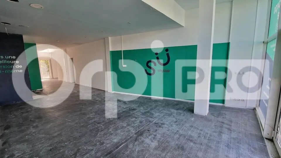 Retail in Bègles for lease - Interior Photo - Image 3 of 6