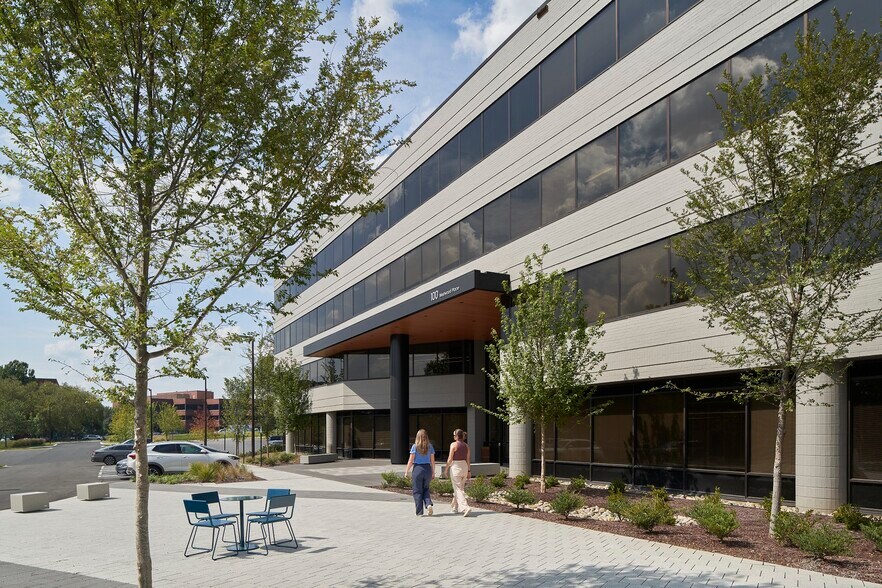 100 Westwood Pl, Brentwood, TN à louer - Photo du bâtiment - Image 1 de 4