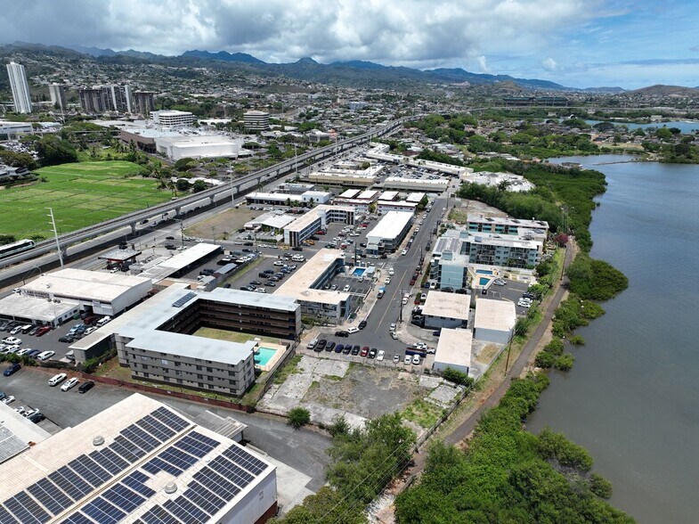 98-121 Lipoa Pl, Aiea, HI à louer - Photo du bâtiment - Image 3 de 7