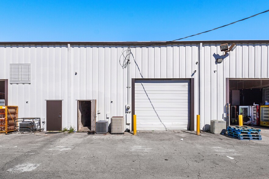 1979 10th Ave N, Lake Worth Beach, FL for sale - Building Photo - Image 3 of 15