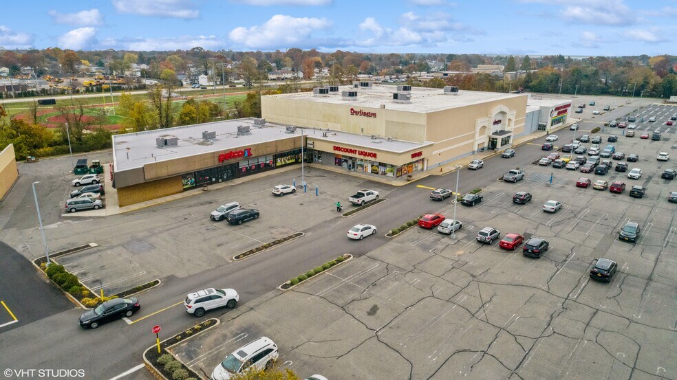 5500 Sunrise Hwy, Massapequa, NY à louer - Photo du bâtiment - Image 2 de 6
