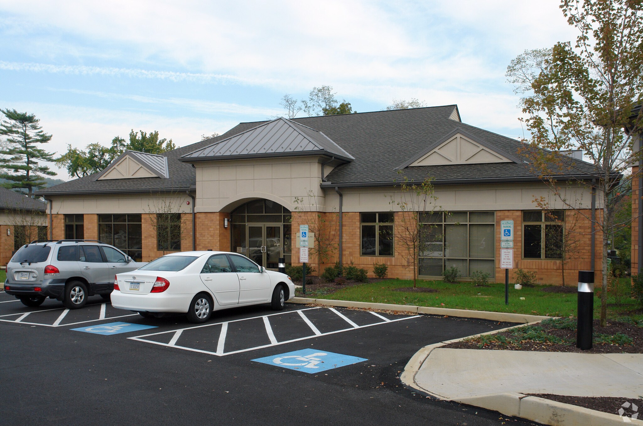 780 W Lincoln Hwy, Exton, PA for lease Primary Photo- Image 1 of 6