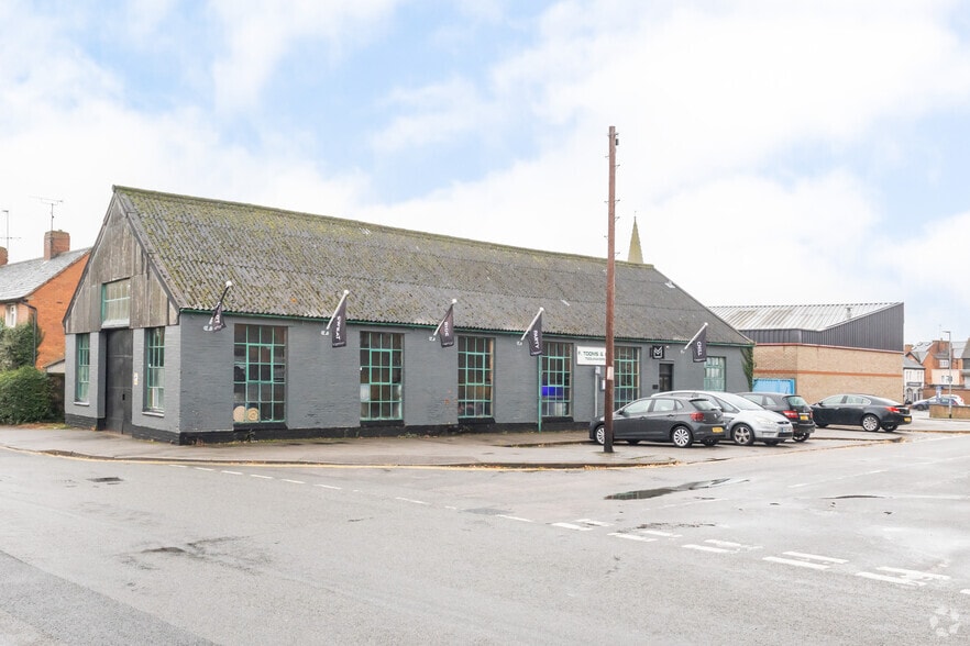 14-22 Kings Rd, Market Harborough for sale - Primary Photo - Image 1 of 5
