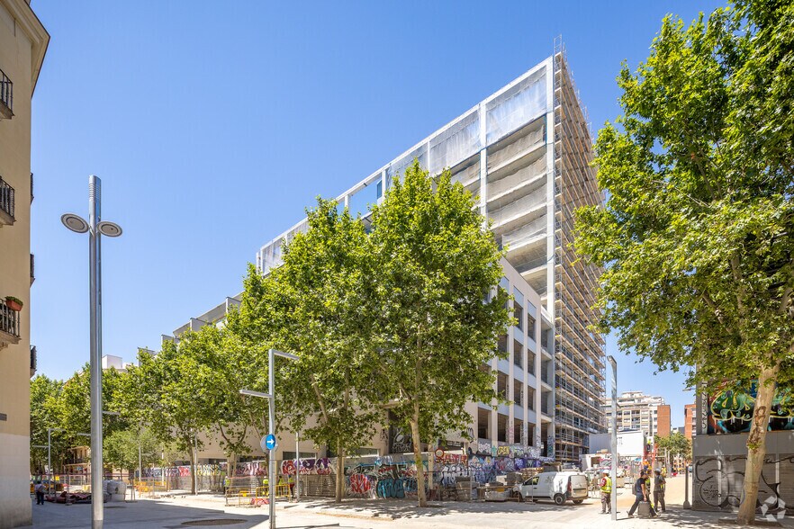 Carrer De Vila I Vilà, 40-44, Barcelona, Barcelona for lease - Building Photo - Image 3 of 15