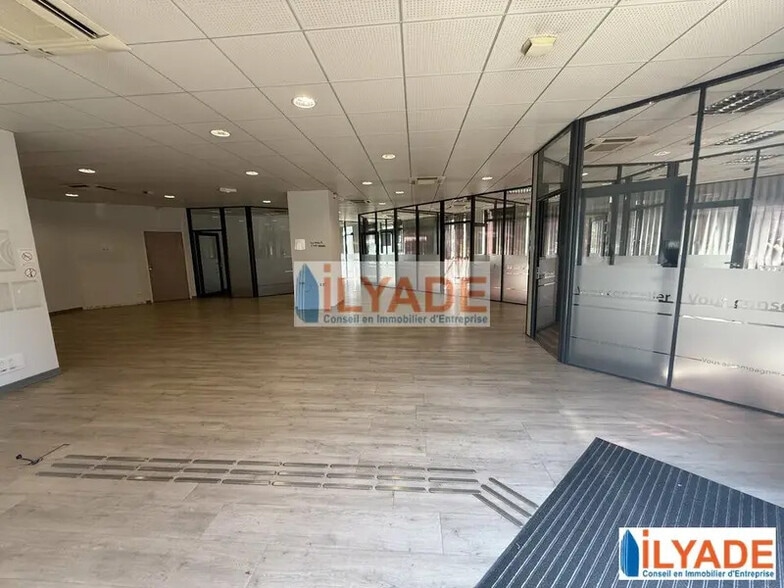 21 Avenue De Verdun, Aubagne à louer - Photo intérieure - Image 3 de 8
