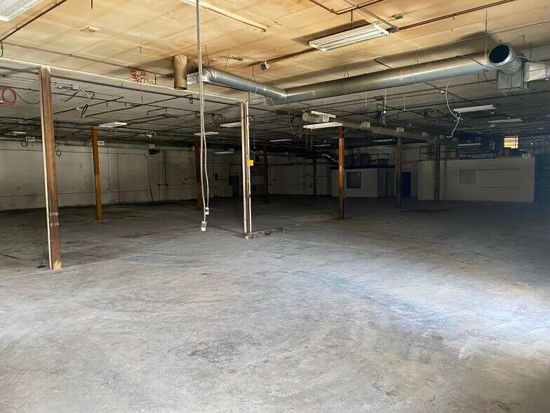 23 Foundry Ave, Meredith, NH à vendre - Photo du bâtiment - Image 3 de 12