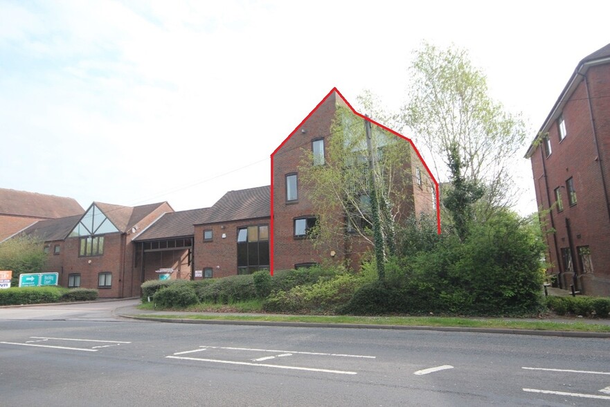 2401 Stratford Rd, Solihull for lease - Primary Photo - Image 1 of 9