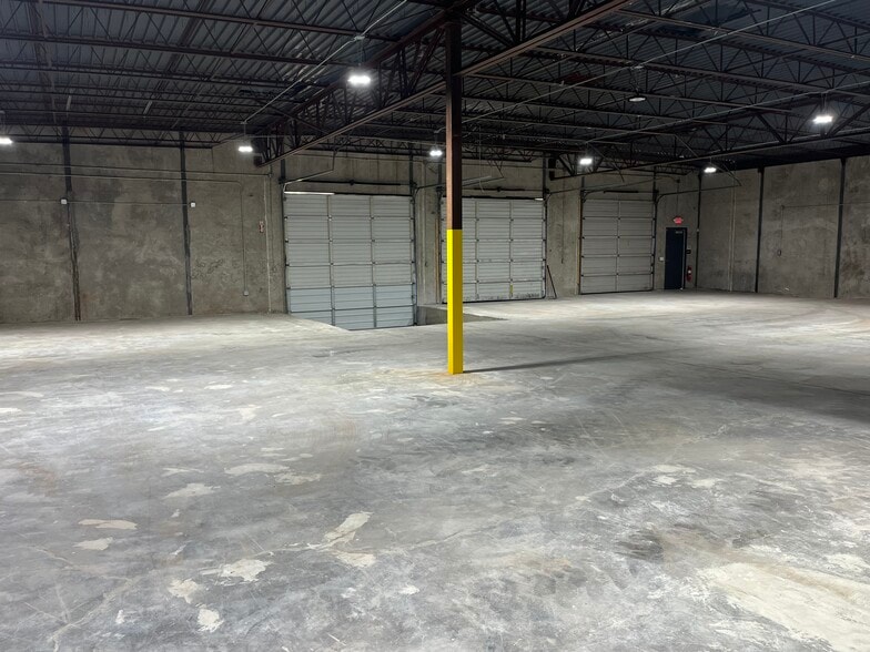 723 N Ann Arbor Ave, Oklahoma City, OK for lease - Interior Photo - Image 2 of 7