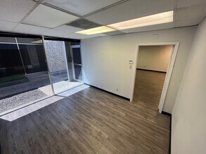 5250 Gulfton St, Houston, TX à louer Photo intérieure- Image 2 de 4