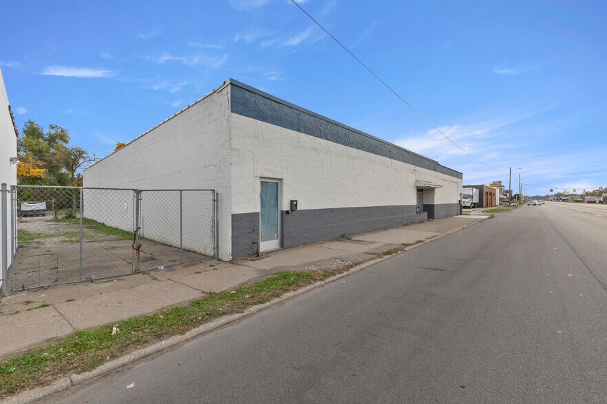 1056-1060 Southfield Rd, Lincoln Park, MI à louer - Photo du bâtiment - Image 3 de 22