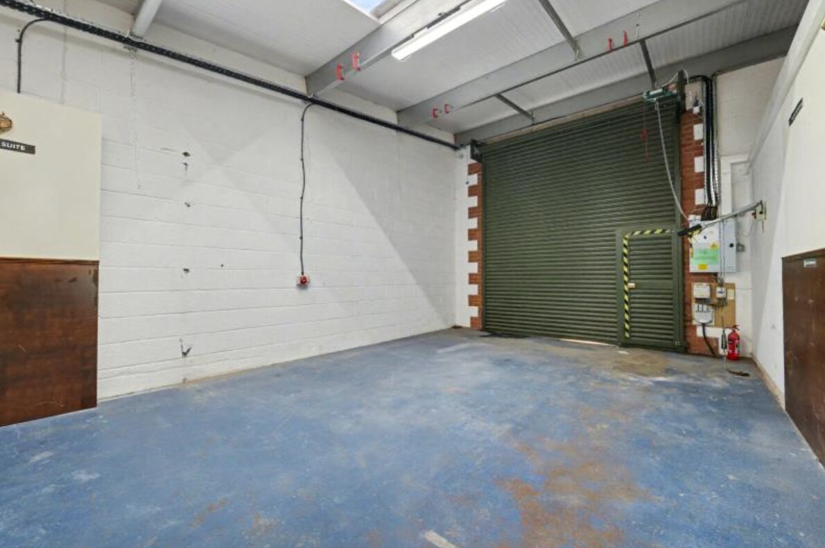 Roman Park, Tamworth, STS B77 5DQ - Unit Unit 6 -  - Interior Photo - Image 1 of 12