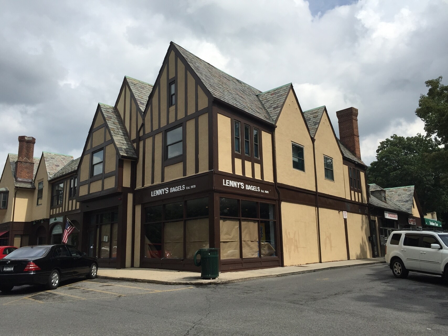 4662 Boston Post Rd, Pelham, NY à louer Photo principale- Image 1 de 3