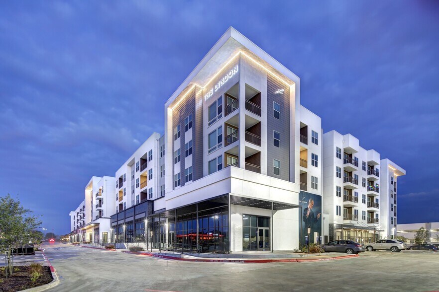 200 Springtown Way, San Marcos, TX à louer - Photo du bâtiment - Image 3 de 22