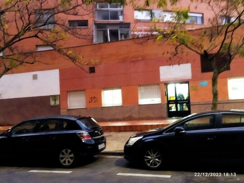 Commerce de détail dans Cáceres à louer - Photo du bâtiment - Image 2 de 14