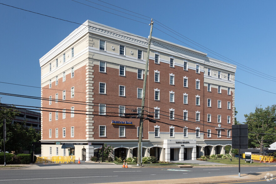 10555 Main St, Fairfax, VA à louer - Photo du bâtiment - Image 1 de 7