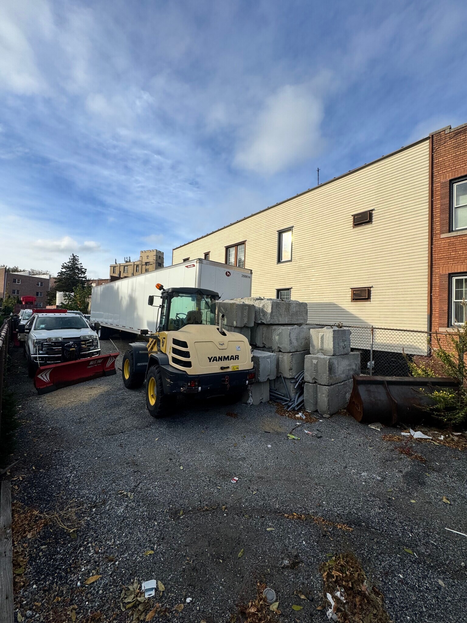 6120 Metropolitan Ave, Ridgewood, NY for lease Building Photo- Image 1 of 4