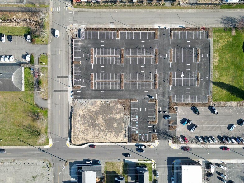 Railroad St, Enumclaw, WA à louer - Photo du bâtiment - Image 2 de 6