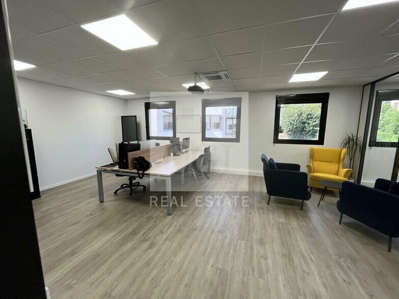 4 Allee De L'Expansion, Francheville for sale - Interior Photo - Image 3 of 10