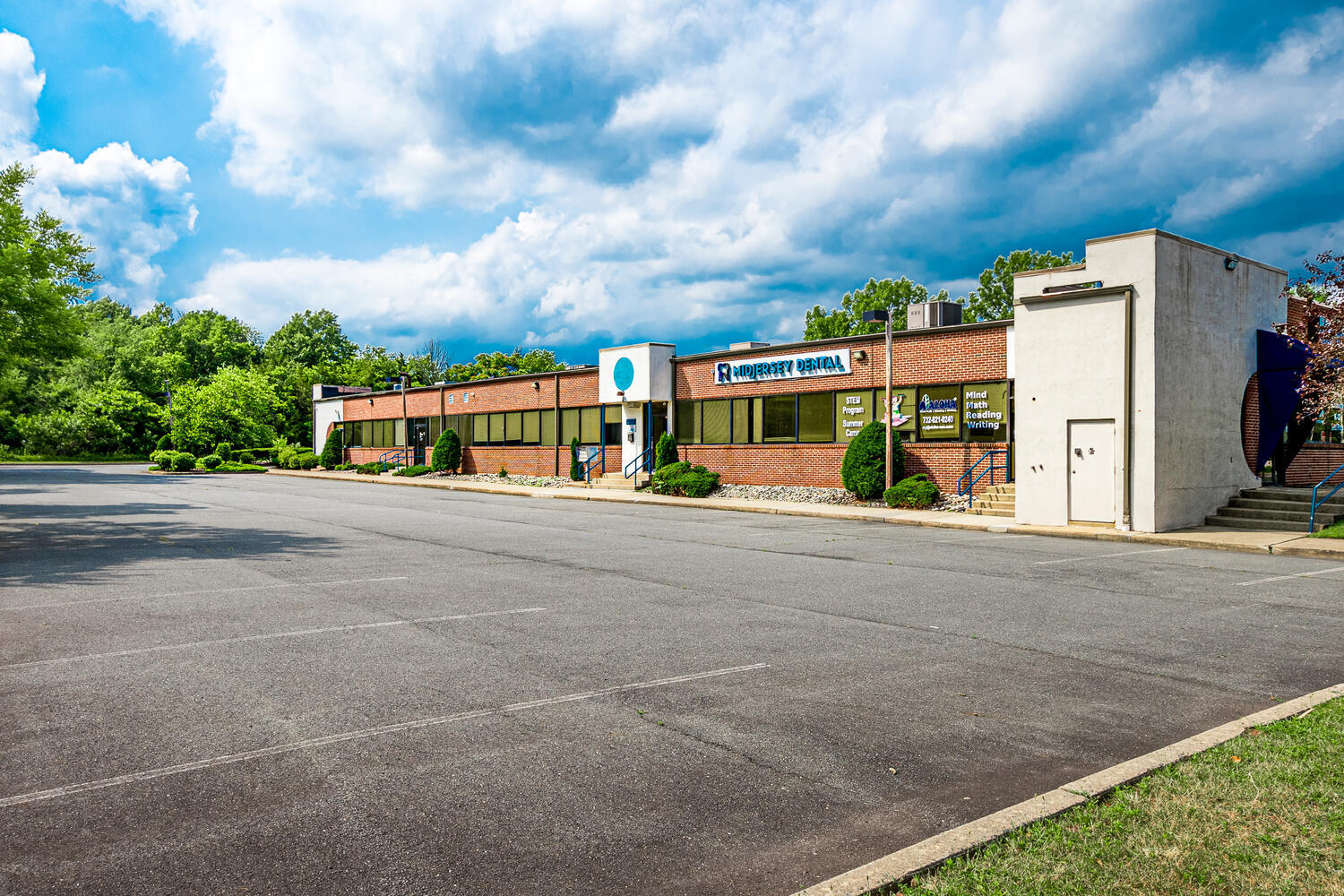 107 Cedar Grove Ln, Somerset, NJ for lease Primary Photo- Image 1 of 9