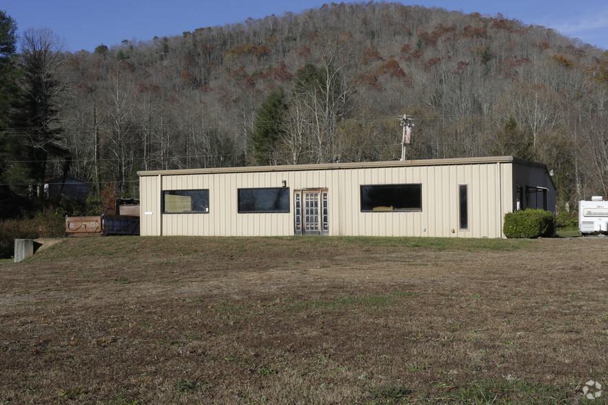 4536 New Hendersonville Hwy, Pisgah Forest, NC à vendre - Photo principale - Image 1 de 1