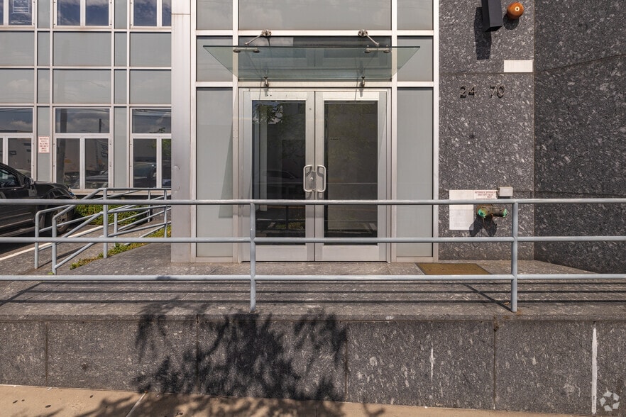 24-70 49th St, Astoria, NY for lease - Building Photo - Image 1 of 1