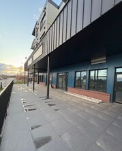 1000-1018 Venture Way, Gibsons, BC à louer Photo du bâtiment- Image 1 de 1