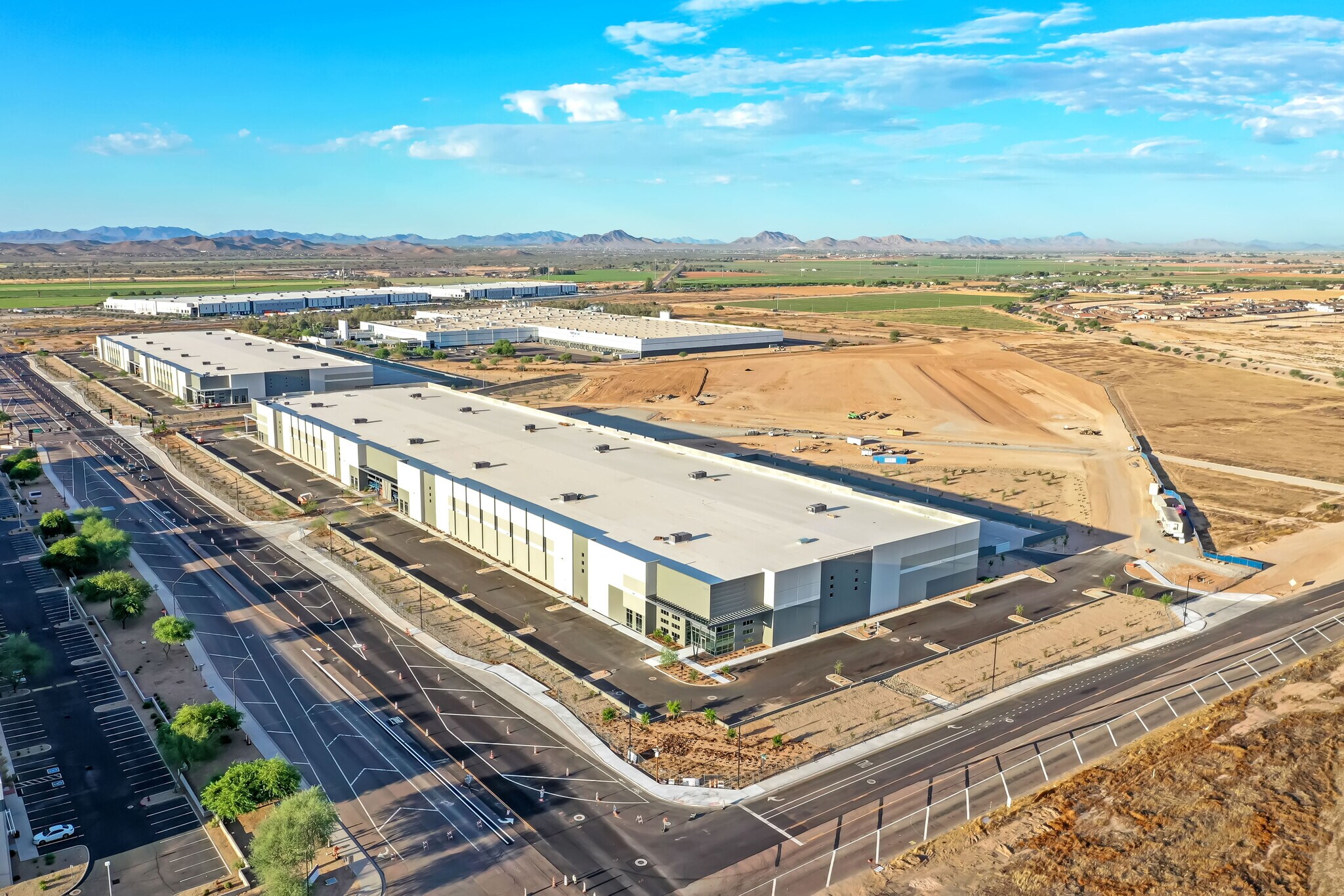 S Cotton Ln, Goodyear, AZ à louer Photo du bâtiment- Image 1 de 4