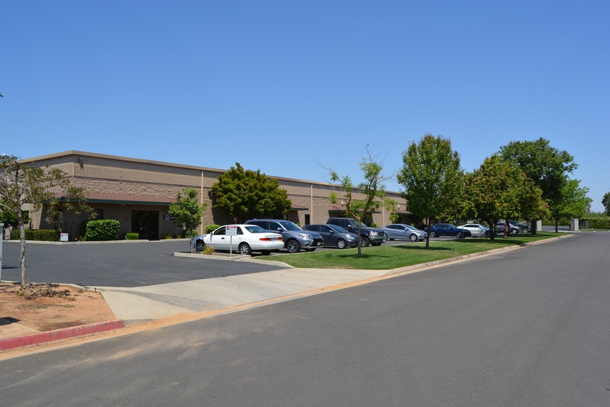 40365 Brickyard Dr, Madera, CA for lease - Building Photo - Image 3 of 12