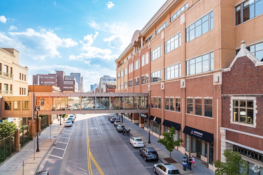 11 E Superior St, Duluth, MN for lease - Building Photo - Image 2 of 5