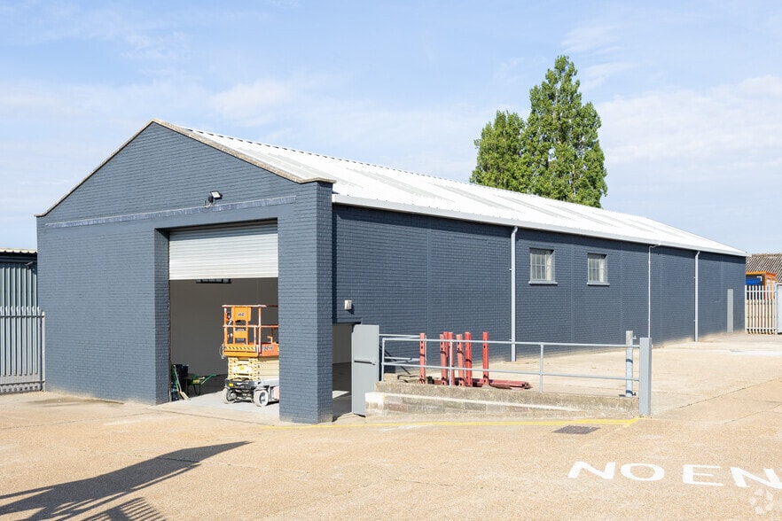 1 Carlton Rd, Ashford for sale - Building Photo - Image 3 of 15