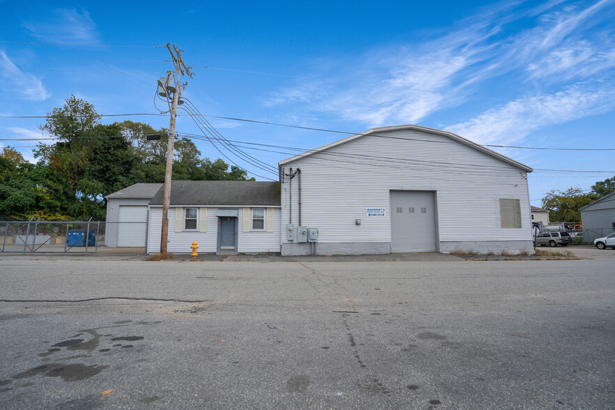 95 Macondray St, Cumberland, RI for sale - Building Photo - Image 3 of 6