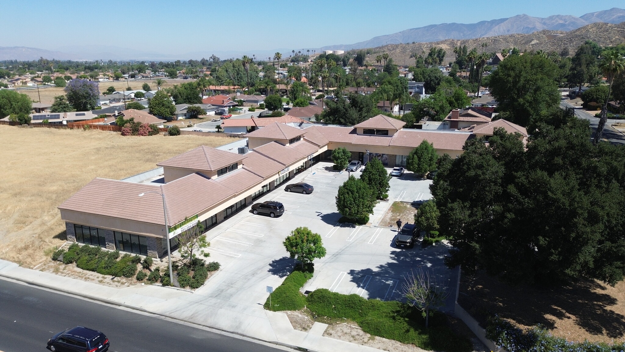2888 E Florida Ave, Hemet, CA for lease Interior Photo- Image 1 of 16