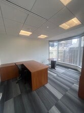 425 S Financial Pl, Chicago, IL for lease Building Photo- Image 2 of 4