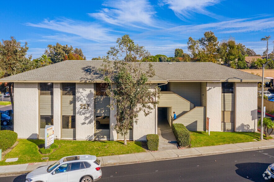 227 N El Camino Real, Encinitas, CA à louer - Photo du bâtiment - Image 2 de 5