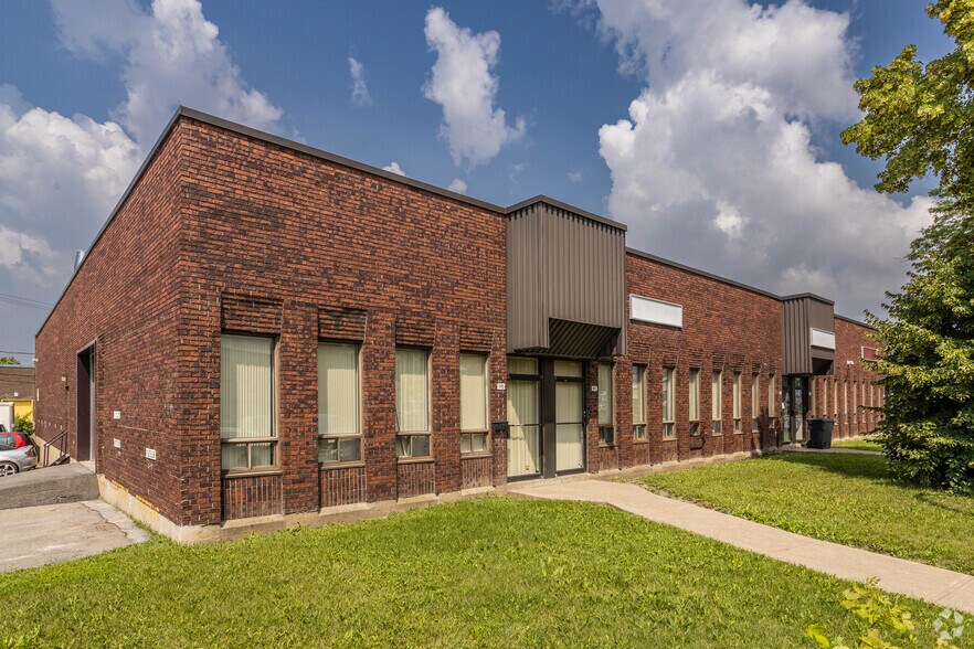 590-630 Av Meloche, Dorval, QC for sale - Primary Photo - Image 1 of 1