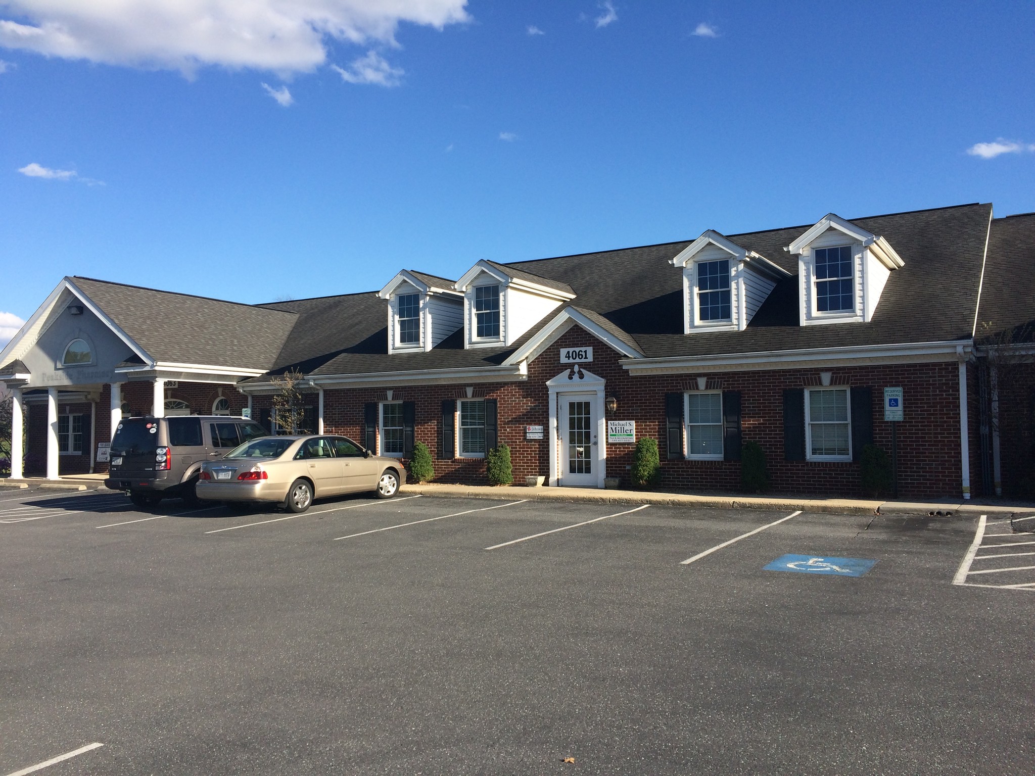 4057-4063 Quarles Ct, Harrisonburg, VA for lease Primary Photo- Image 1 of 17