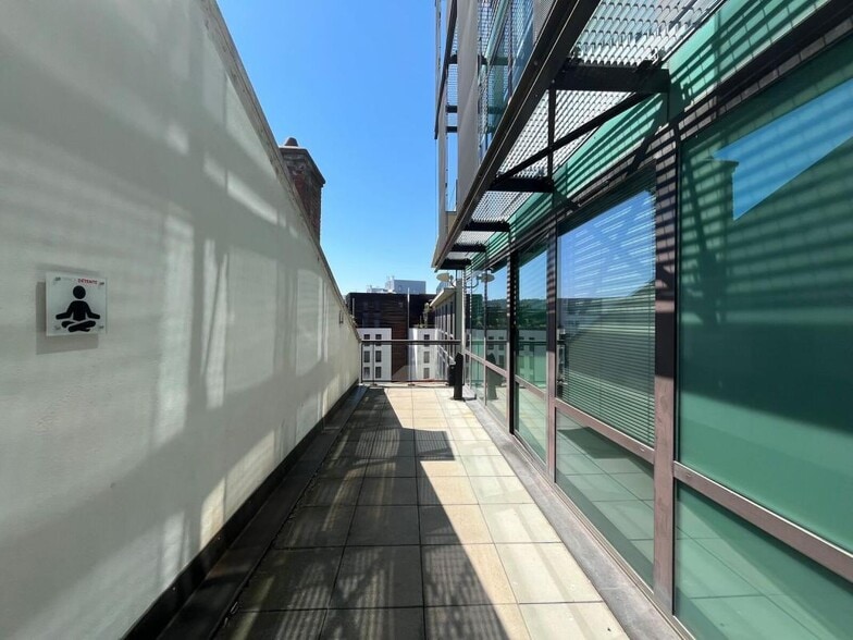 200 Avenue Jean Jaurès, Lyon for lease - Building Photo - Image 3 of 19