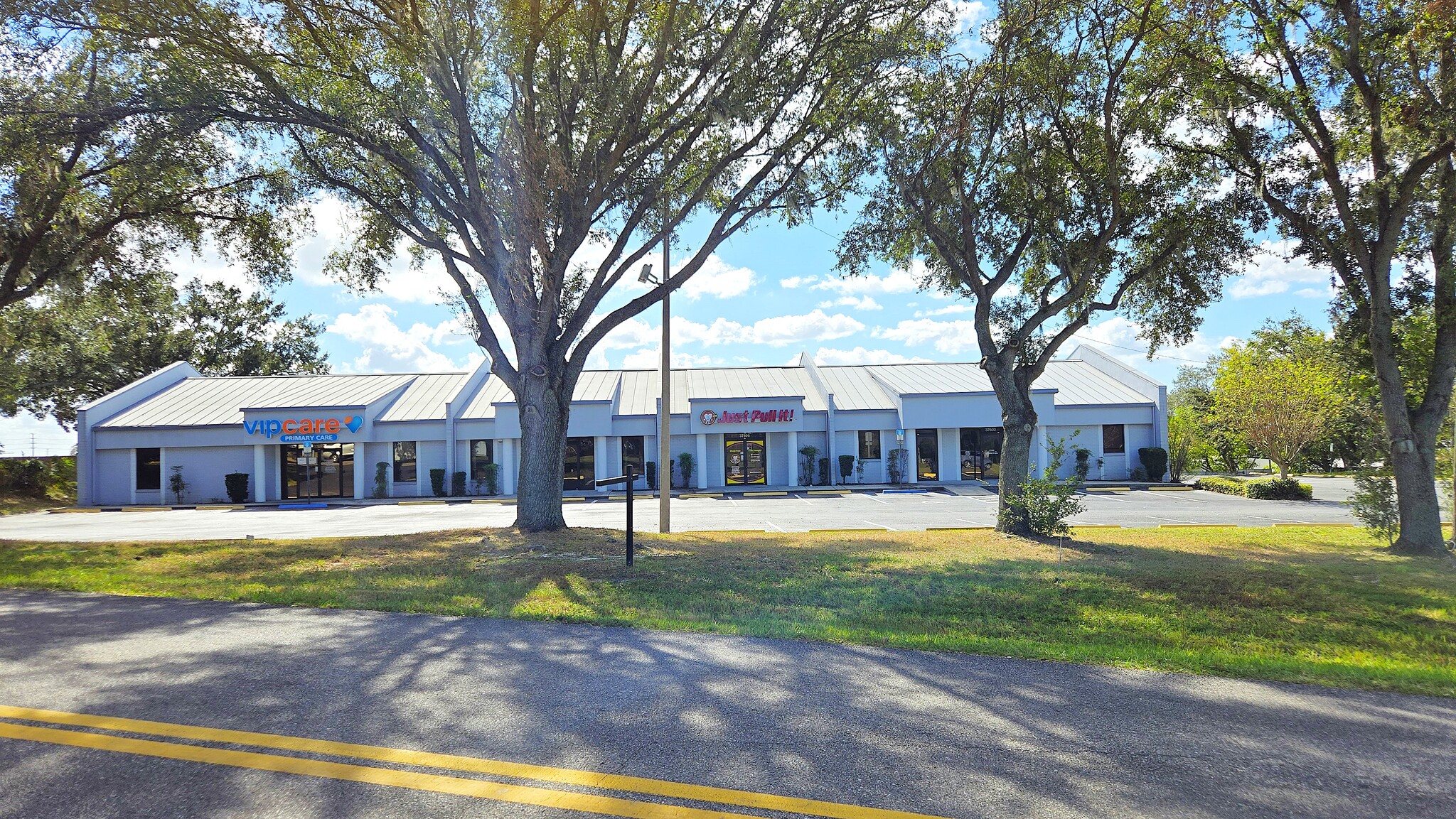 37810 Medical Arts Ct, Zephyrhills, FL à vendre Photo du b timent- Image 1 de 115