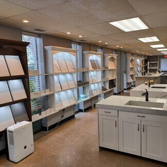 Plus de détails pour 12145 Levan Rd, Livonia, MI - Industriel à louer