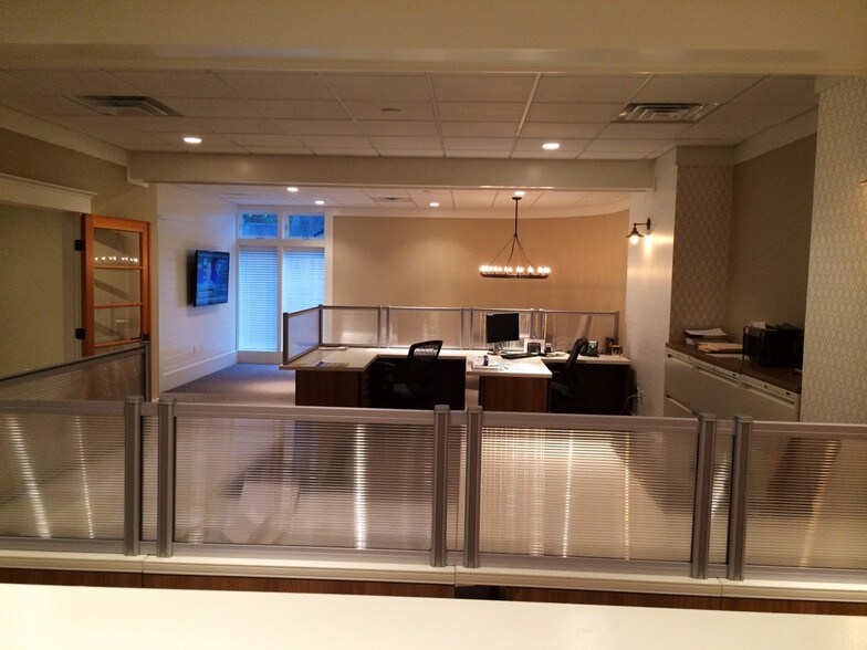 406 Mantoloking Rd, Brick, NJ à louer - Photo du bâtiment - Image 2 de 18