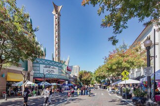 Plus de détails pour 1021 10th St, Modesto, CA - Commerce de détail à louer