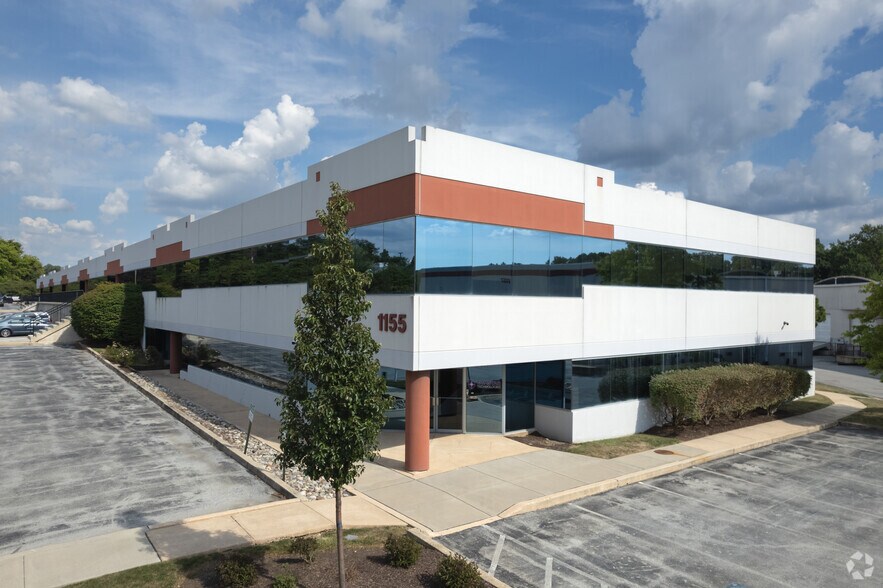 1155 Phoenixville Pike, West Chester, PA à vendre - Photo du bâtiment - Image 1 de 19