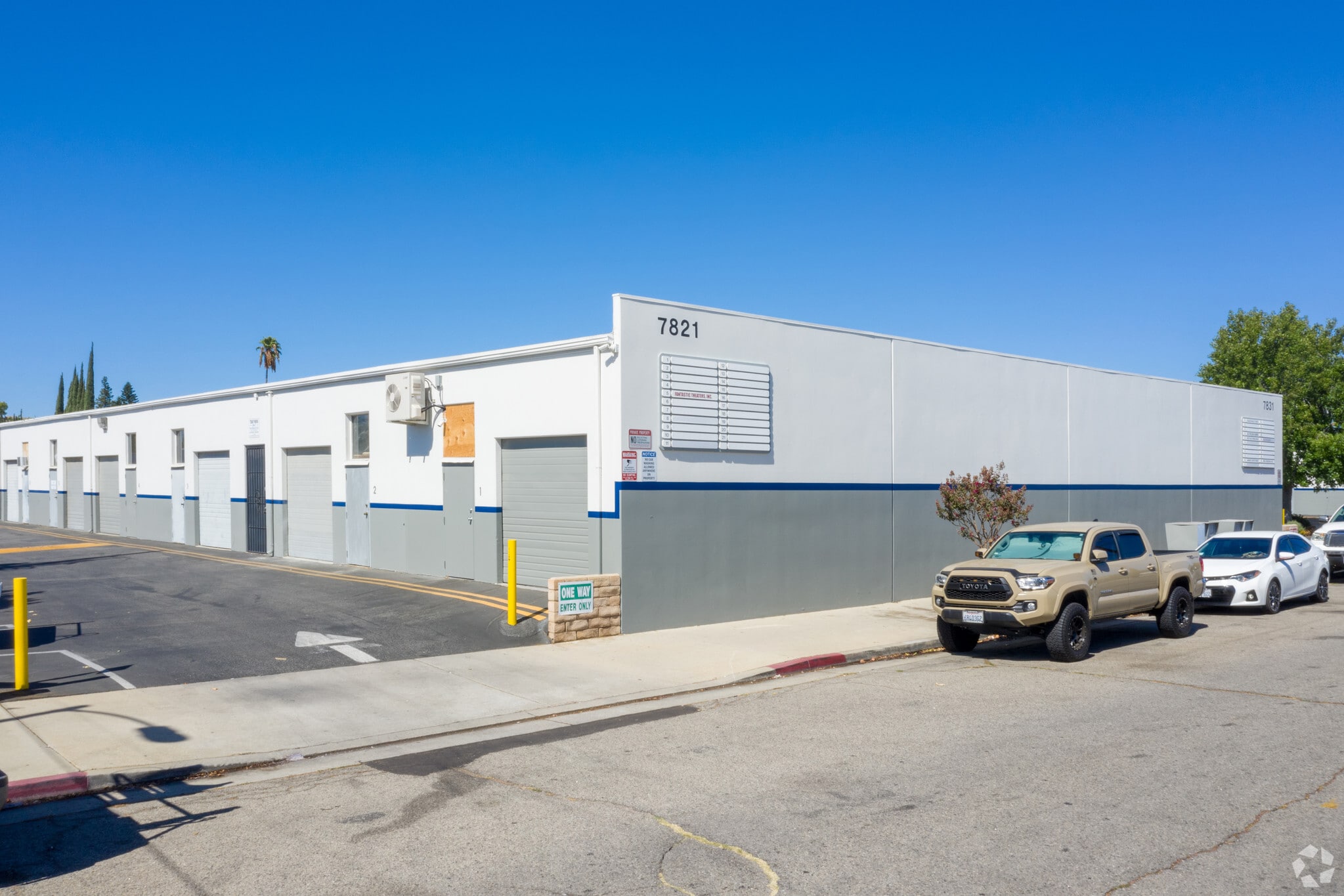 7801-7811 Alabama Ave, Canoga Park, CA for lease Primary Photo- Image 1 of 12