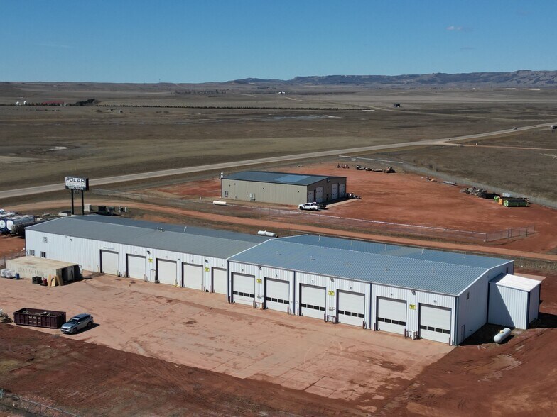 10468 1st St SW, Killdeer, ND à vendre - Photo du bâtiment - Image 2 de 41